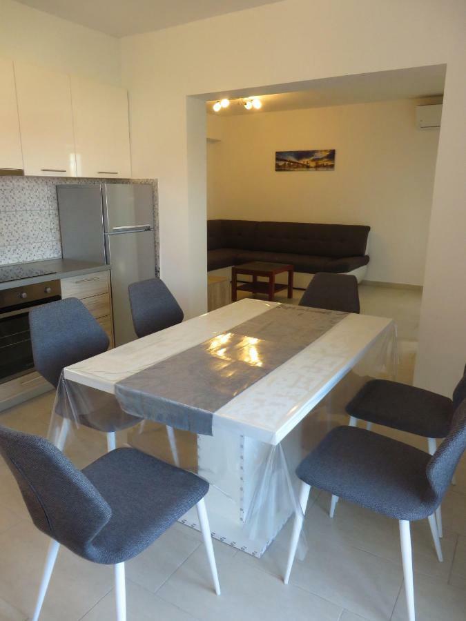 Luka Apartments Biograd Na Moru Exterior foto